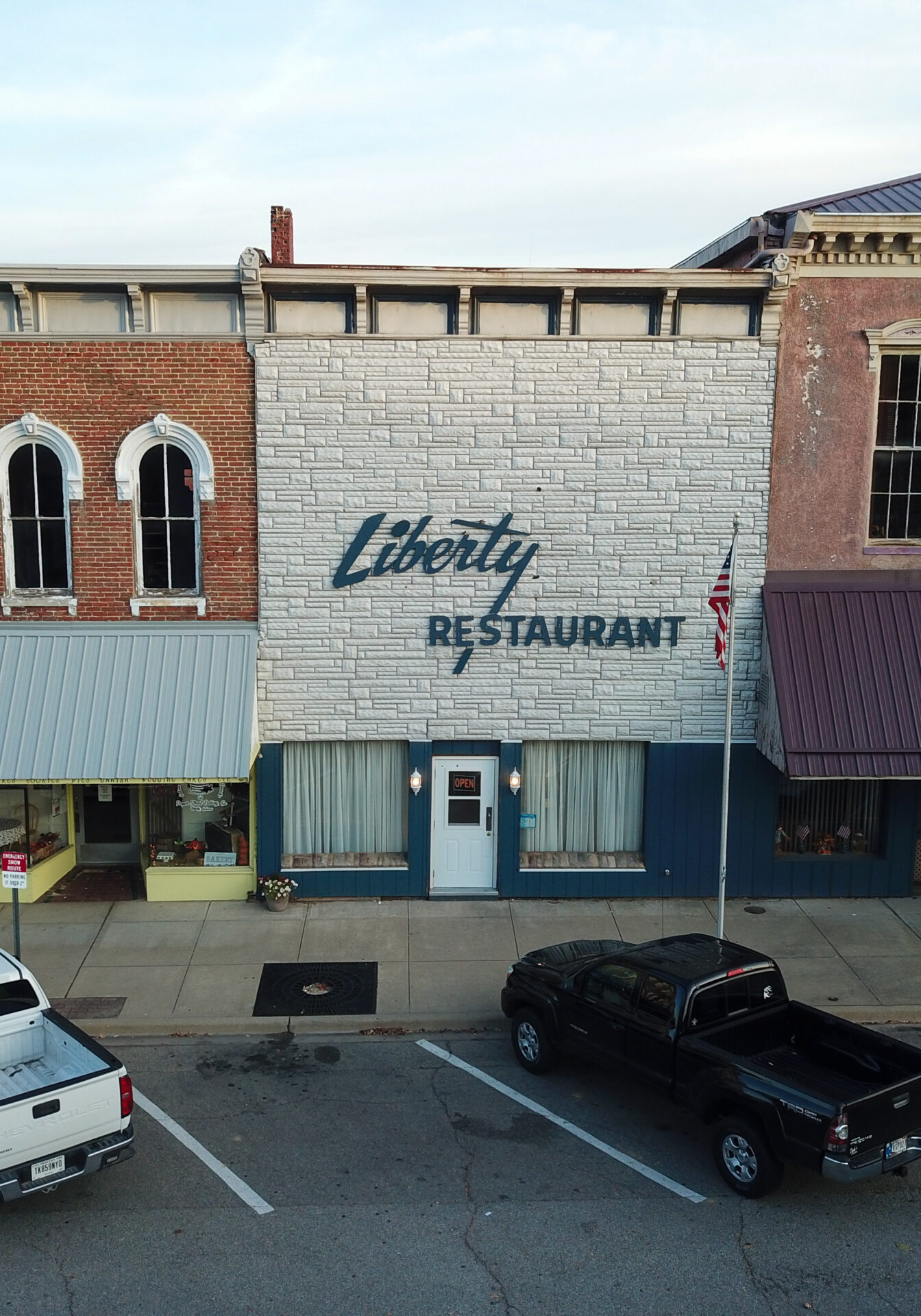 DCIM100MEDIADJI_0087.JPG Liberty Restaurant - November 11th, 2021 - Richard Pruitt